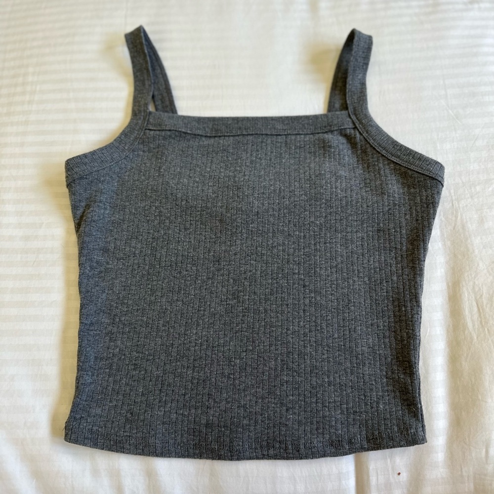 gray square neckline tank top